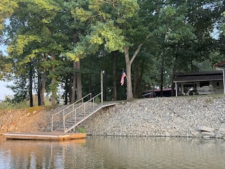 261 Lakeview Dr, Bath Springs, TN 38311