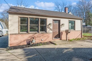 2005 38th St NW, Canton, OH 44709