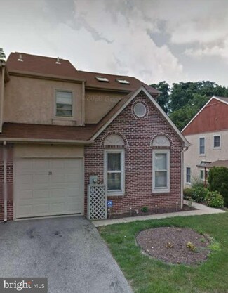 28 White Pine Ct, Lafayette Hill, PA 19444