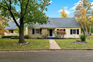 206 E Roosevelt St, Harvard, IL 60033