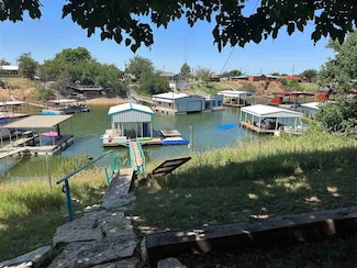 155 Moonshine Rd, Seymour, TX 76380