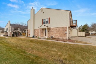 1600 Wimbledon Dr Unit 8, Walled Lake, MI 48390