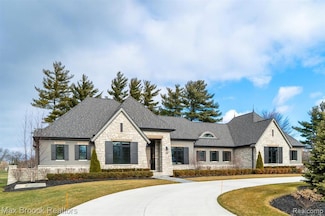 3808 W Maple Rd, Bloomfield Hills, MI 48301