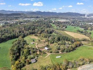 128 Cook Ln, Mills River, NC 28759