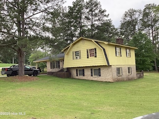 102 Hillview Cir, Rockingham, NC 28379