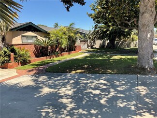 268 E 18th St, Costa Mesa, CA 92627