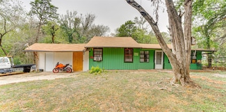 1445 N Joe Wilson Rd, Cedar Hill, TX 75104