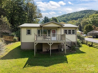 255 Red Bank Rd, Waynesville, NC 28786