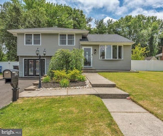 42 Ash Ave, West Deptford, NJ 08096