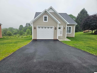 77 Retilly Dr, Coshocton, OH 43812