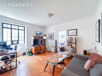 189 W 10th St Unit 2D, New York, NY 10014