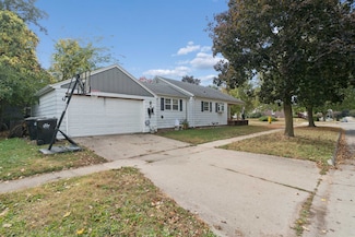 1424 Roosevelt Ave, Beloit, WI 53511