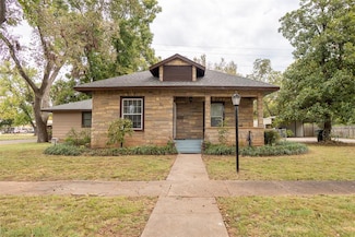 828 N Pine St, Pauls Valley, OK 73075