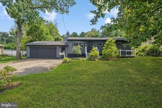 15 Woodland Ave, Clementon, NJ 08021