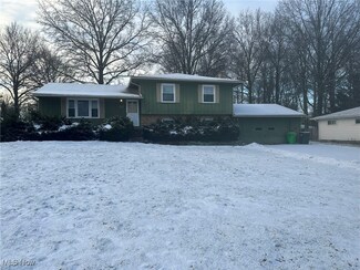 97 W Howe Rd, Tallmadge, OH 44278