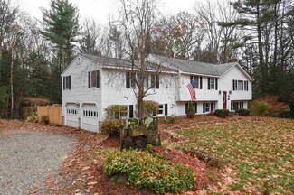 49 Royal Range Rd, Sandown, NH 03873