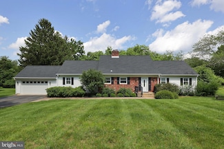 9 Morningside Dr, Pennington, NJ 08534