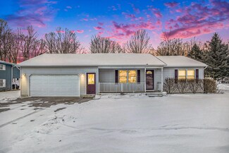 1321 S Hanover St, Hastings, MI 49058