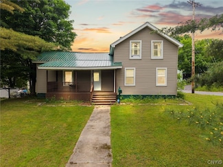 44 Bridge St, Carthage, NY 13619