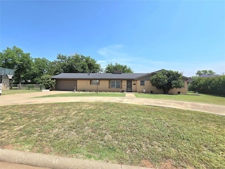 2015 Willard Dr, Altus, OK 73521