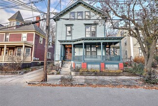 89 Oak St, Providence, RI 02909