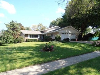 800 Osage Ln, Schaumburg, IL 60194