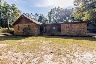 5425 Windham Rd, Milton, FL 32570