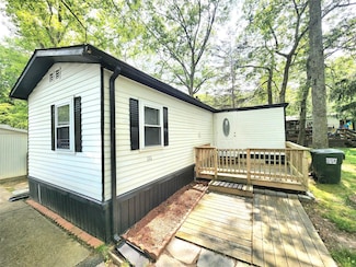 525 Riverleigh Ave Unit 111, Riverhead, NY 11901