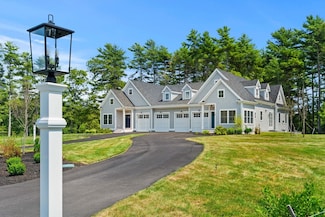 4 Golf Cottage Way, Mattapoisett, MA 02739