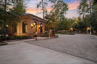 208 Eminence Isle, Montgomery, TX 77316