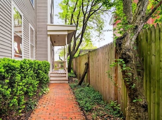 87 Bristol St Unit 3C, Cambridge, MA 02139