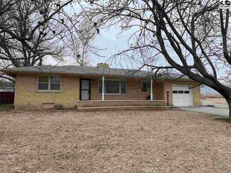 315 N Maple St, Inman, KS 67546