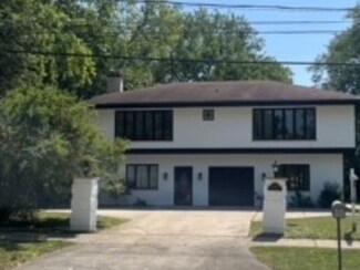 1604 Park Ave W, Highland Park, IL 60035