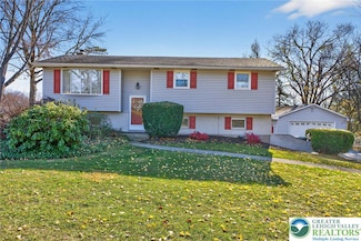 5424 Clauser Rd, Orefield, PA 18069