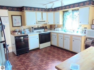 5771 Woodman Rd SW, South Boardman, MI 49680