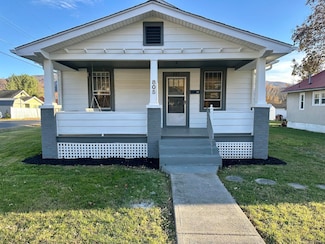 805 W Jackson St, Covington, VA 24426