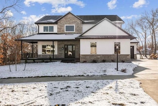 1504 Legend Dr, Tiffin, IA 52340
