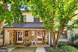 9 Woodstream Dr, Chesterbrook, PA 19087