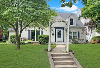 1607 South St, Lexington, MO 64067