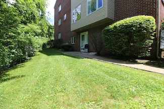 4 Duck Pond Rd Unit 218, Beverly, MA 01915