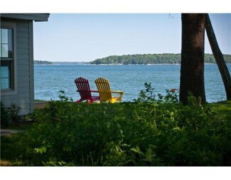 68 Staples Point Rd, Freeport, ME 04032