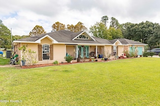 15113 Clairville Dr, Abbeville, LA 70510