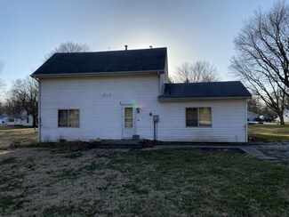 213 E Locust St, Saybrook, IL 61770