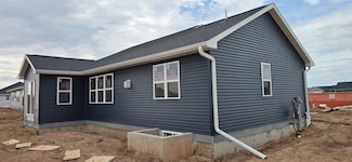 2035 Red Fox Ln, Kaukauna, WI 54130