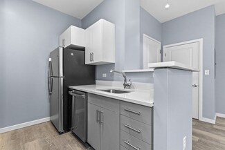 30 Beacham St Unit 102, Everett, MA 02149