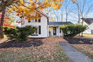 399 Lockport St, Youngstown, NY 14174