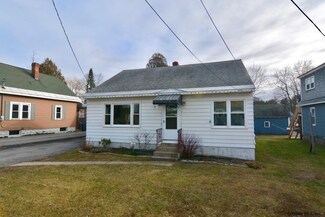 17 Saratoga Ave, Corinth, NY 12822