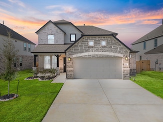 345 Spruce Oak Ln, Waller, TX 77484