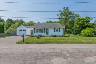 7 Garden Ave, Greenville, RI 02828
