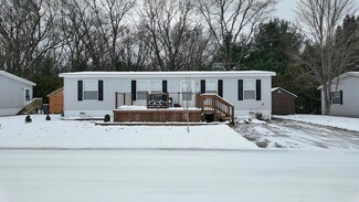 17081 Superior Dr, Spring Lake, MI 49456